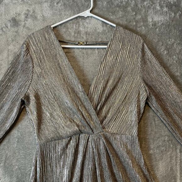 ASTR the Label Kenzie Sz M Silver Romper Long Sleeve‎ Women's - Picture 4 of 6